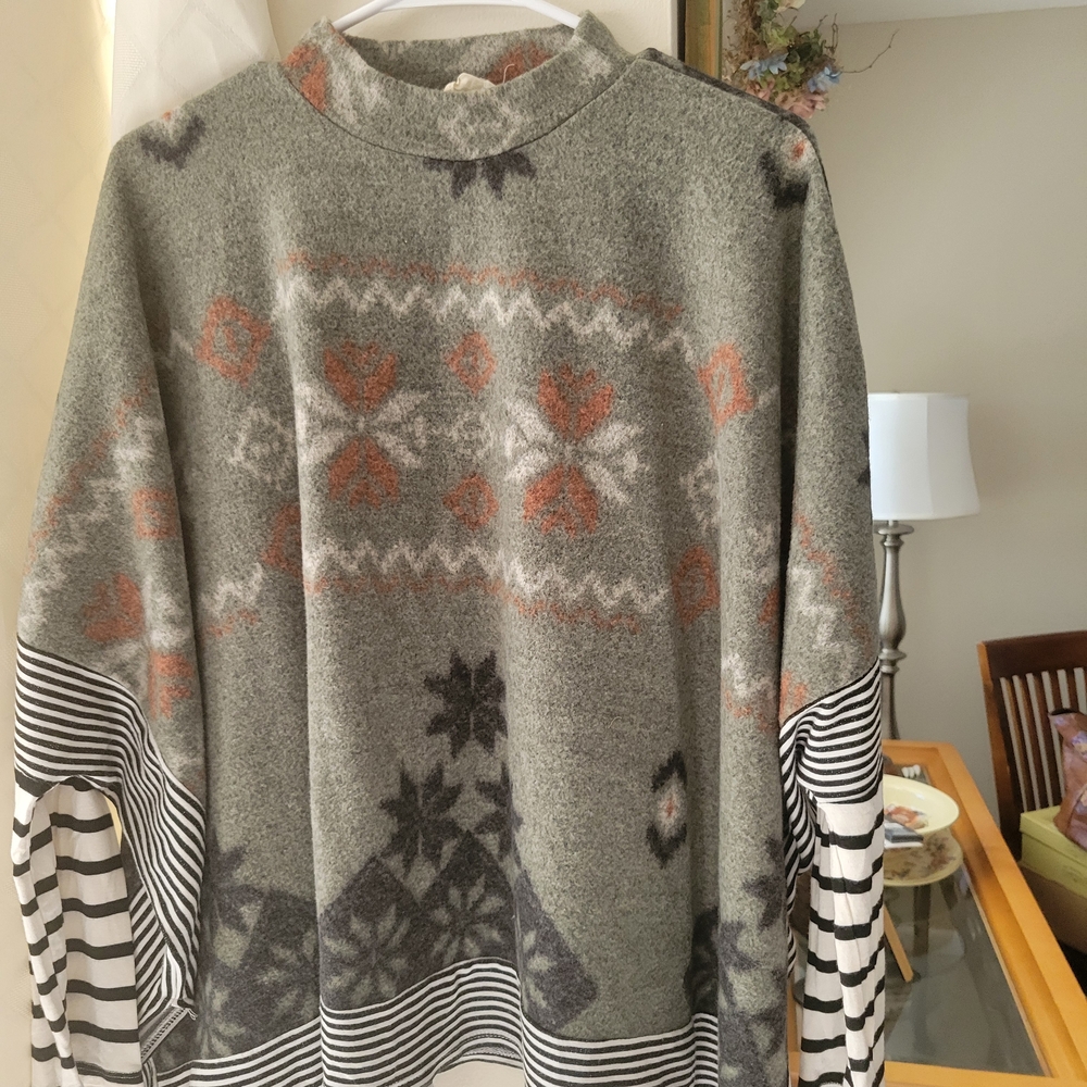 Green Wkmens Patterned Swing Style Sweater